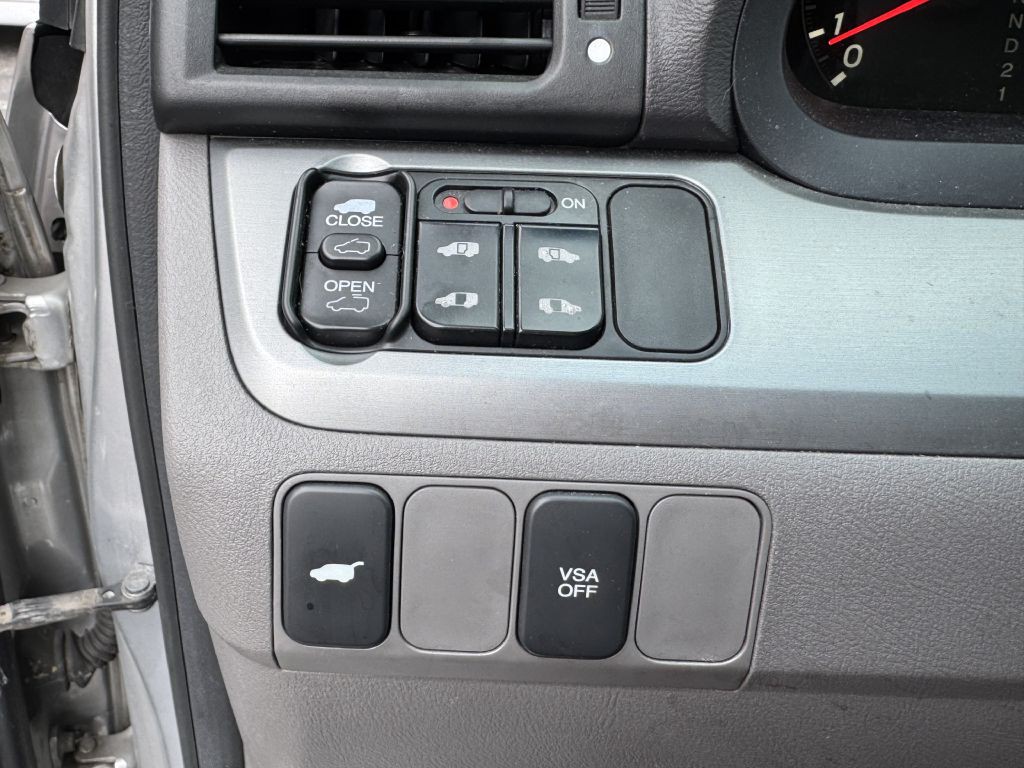 2010 Honda Odyssey Image 16