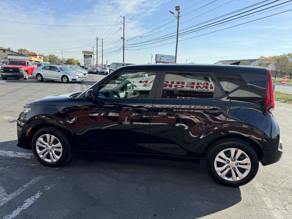 2021 Kia Soul Image 3