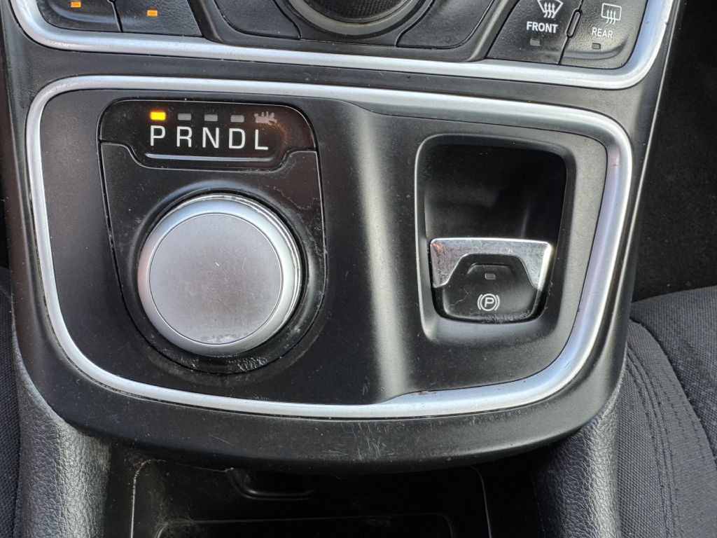 2015 Chrysler 200 Image 18