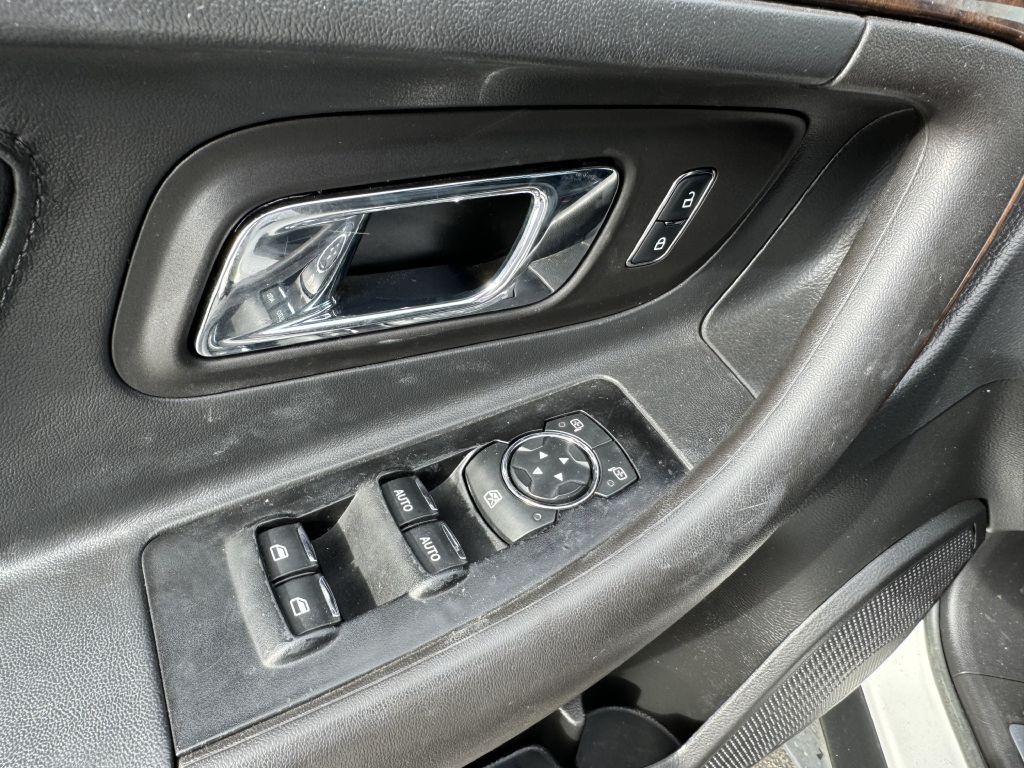 2015 Ford Taurus Image 9