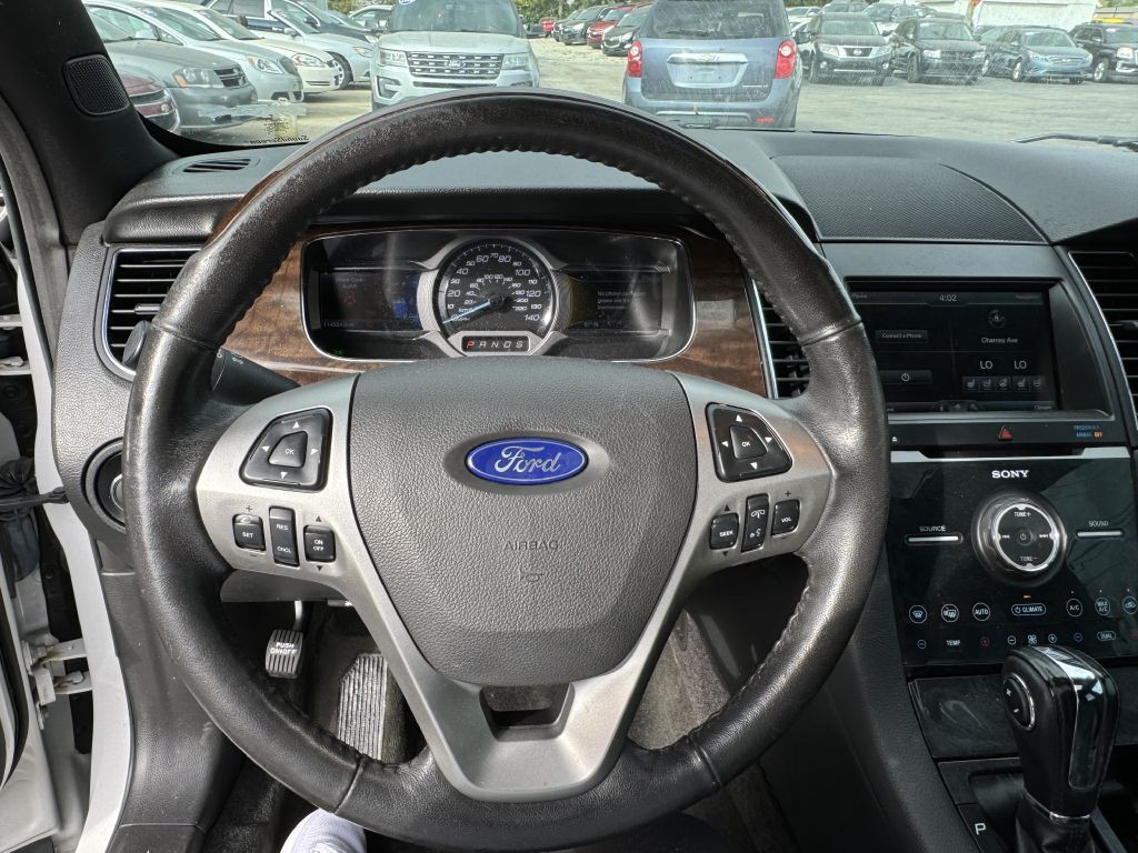 2015 Ford Taurus Image 11