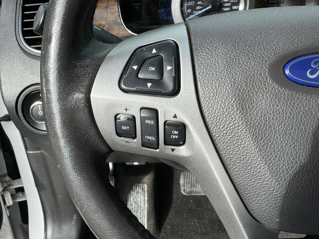 2015 Ford Taurus Image 21