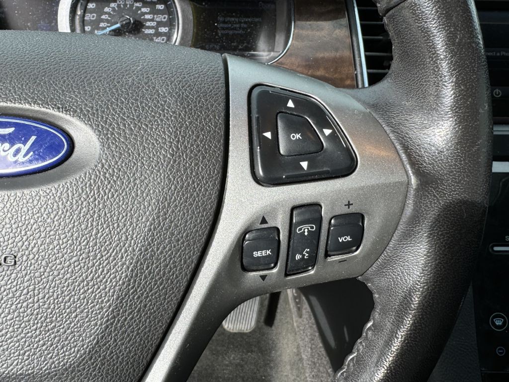 2015 Ford Taurus Image 22
