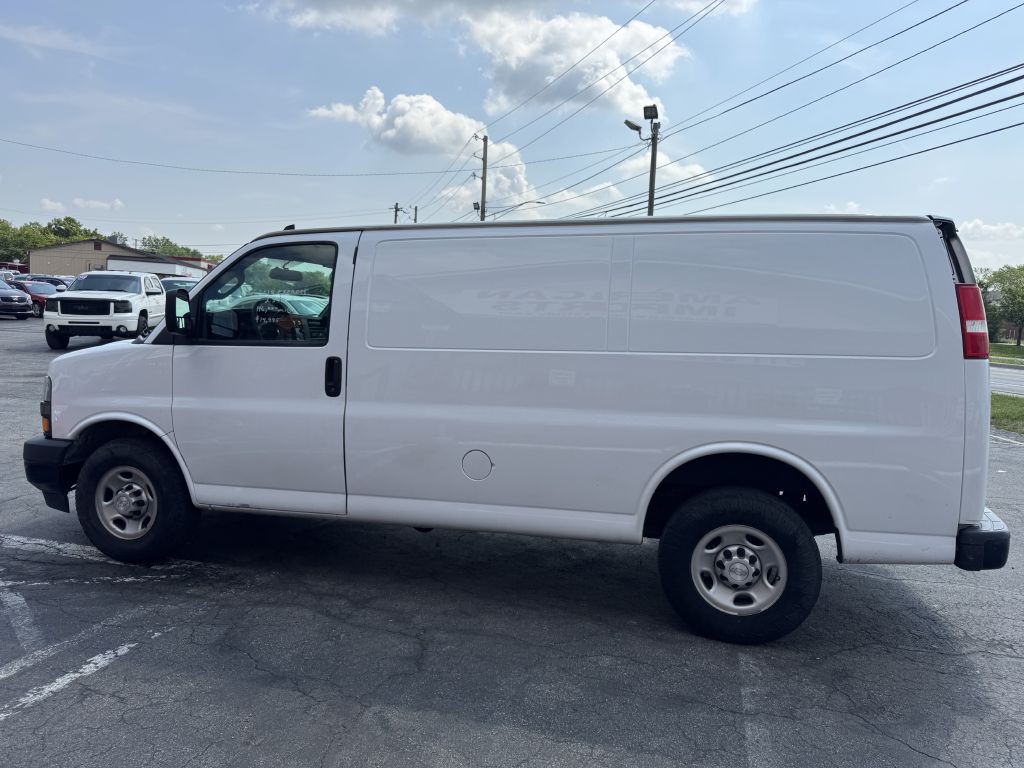 2018 Chevrolet Express Image 3