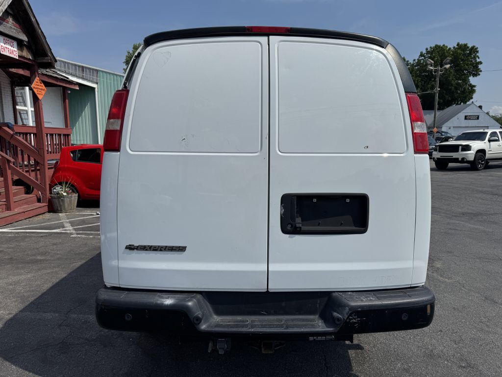 2018 Chevrolet Express Image 4