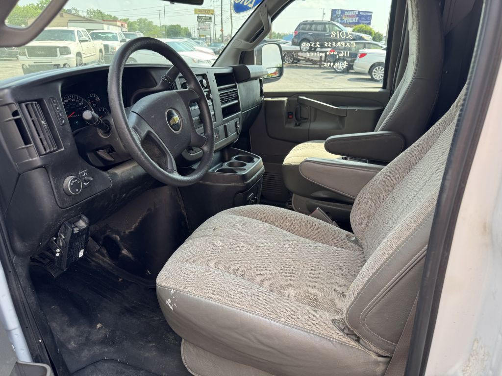 2018 Chevrolet Express Image 6