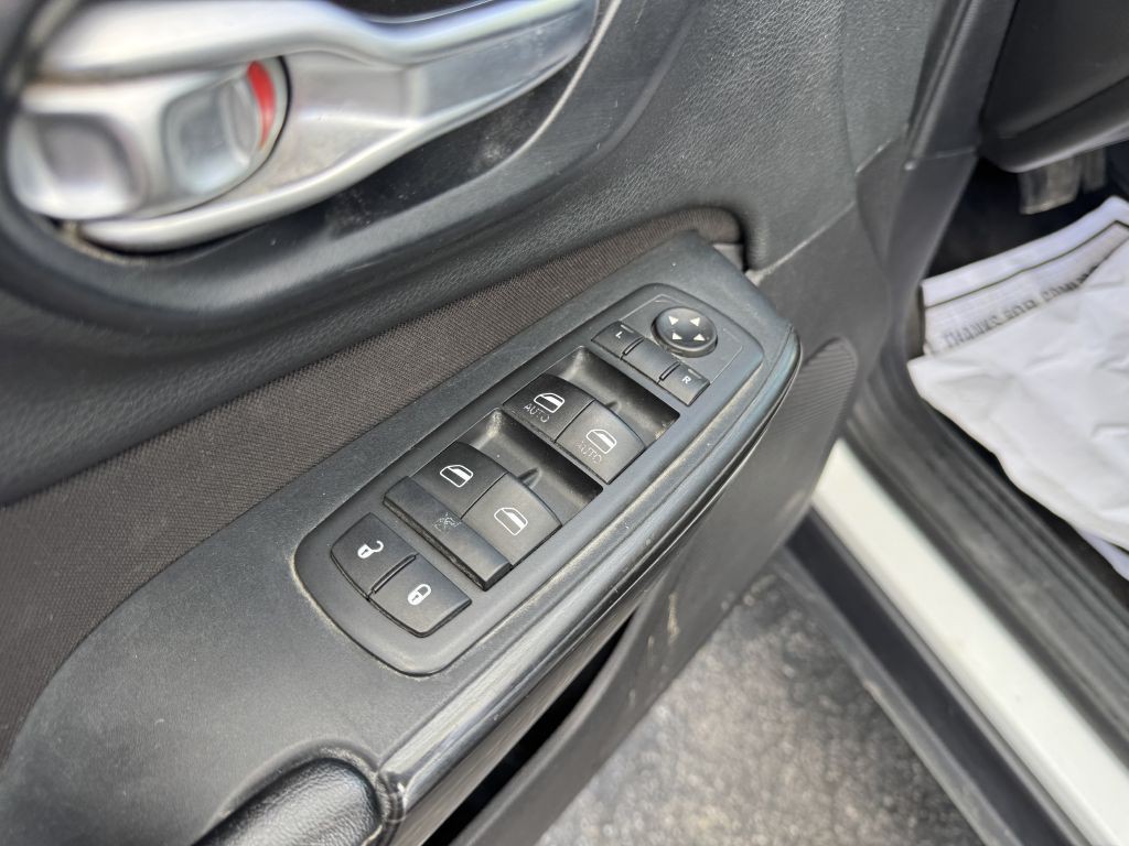 2015 Jeep Cherokee Image 9