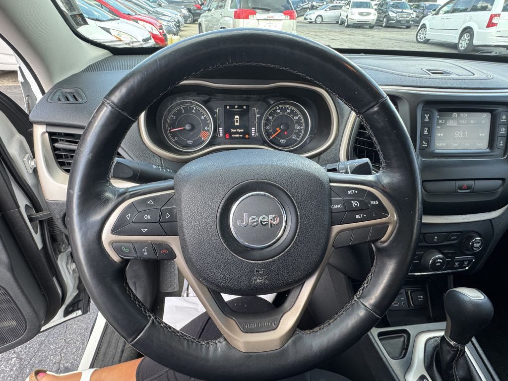 2015 Jeep Cherokee Image 10