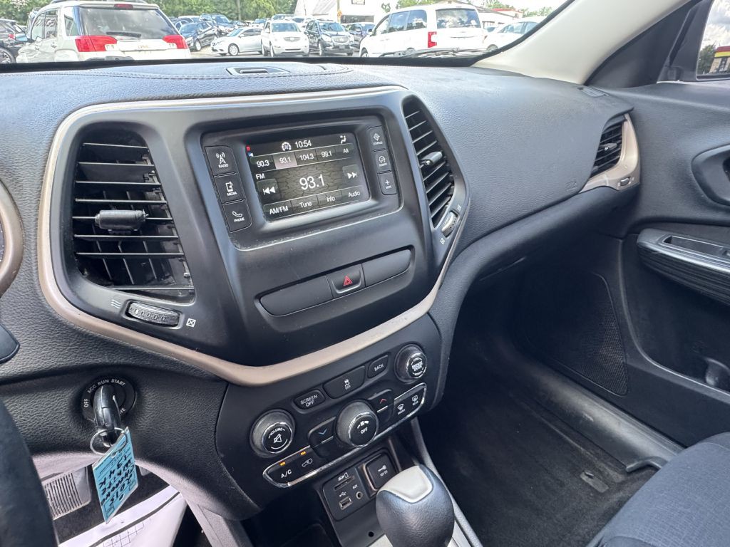 2015 Jeep Cherokee Image 11