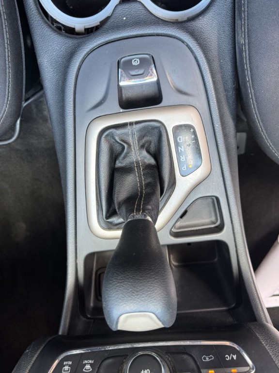2015 Jeep Cherokee Image 20