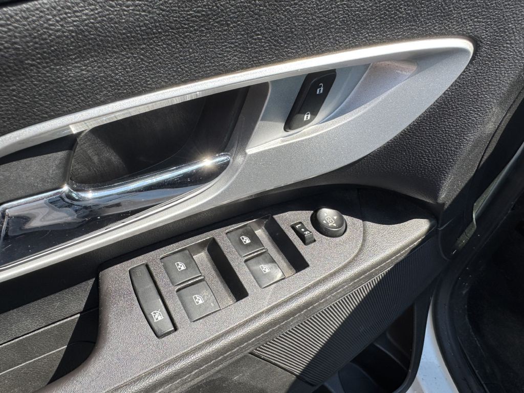 2017 Chevrolet Equinox Image 10