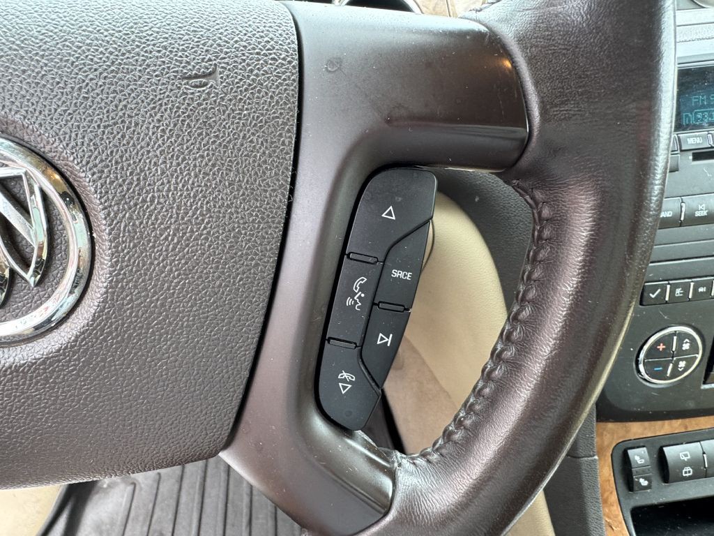 2011 Buick Enclave Image 18