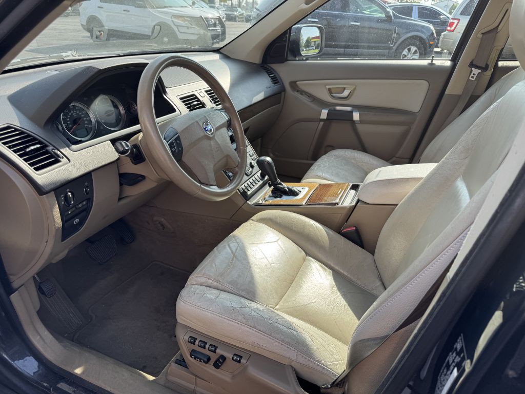 2011 Volvo XC90 Image 11