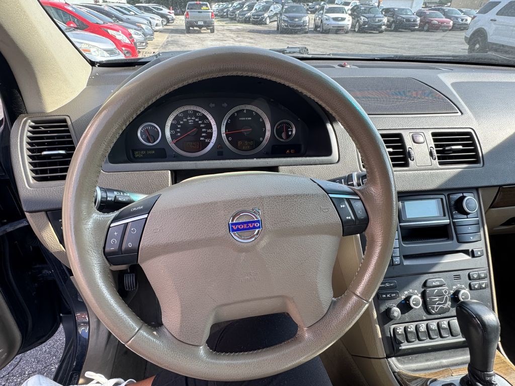 2011 Volvo XC90 Image 13