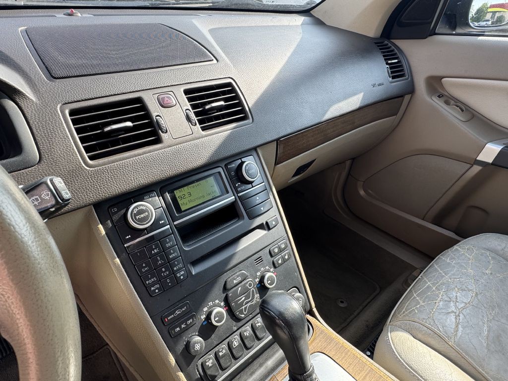 2011 Volvo XC90 Image 14