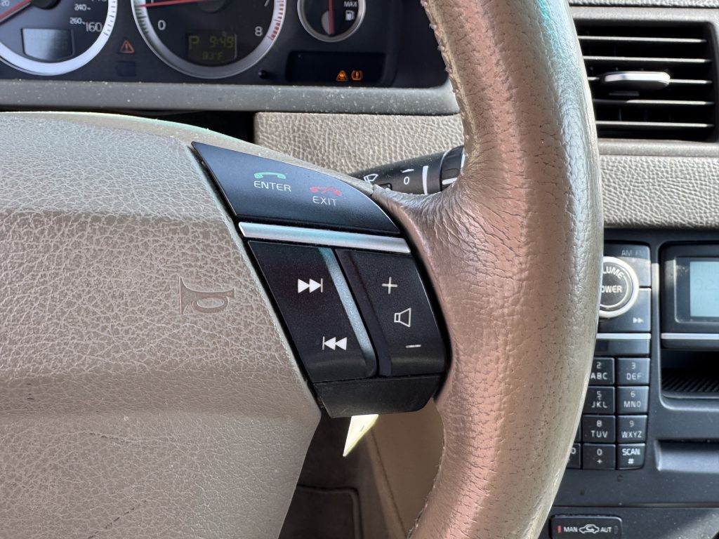 2011 Volvo XC90 Image 19
