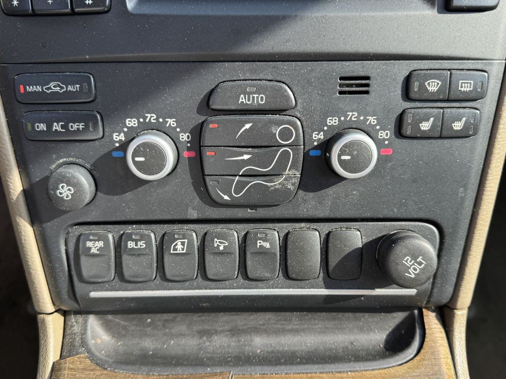 2011 Volvo XC90 Image 21