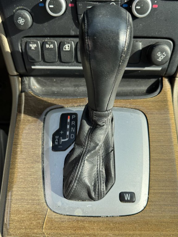 2011 Volvo XC90 Image 22