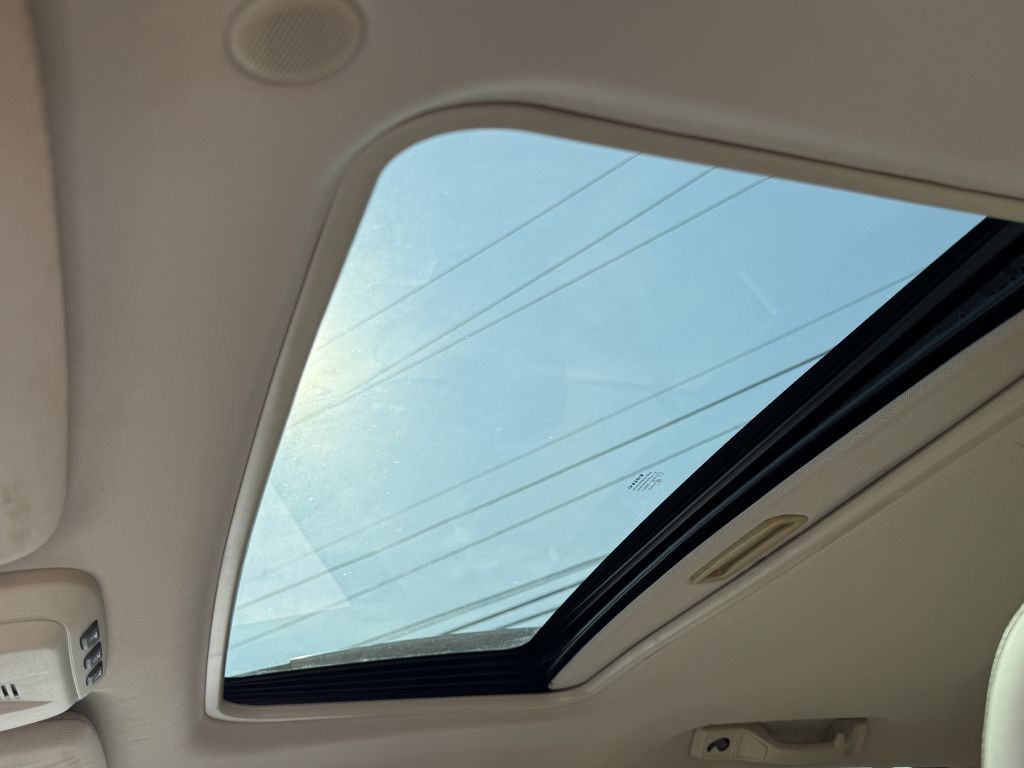 2011 Volvo XC90 Image 24