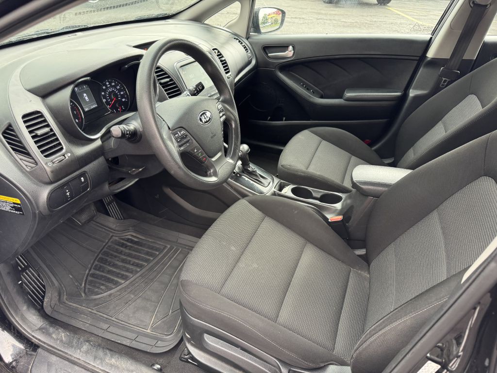 2017 Kia Forte Image 8