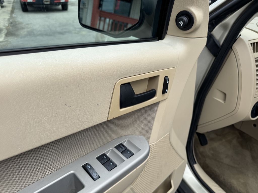2011 Ford Escape Image 10