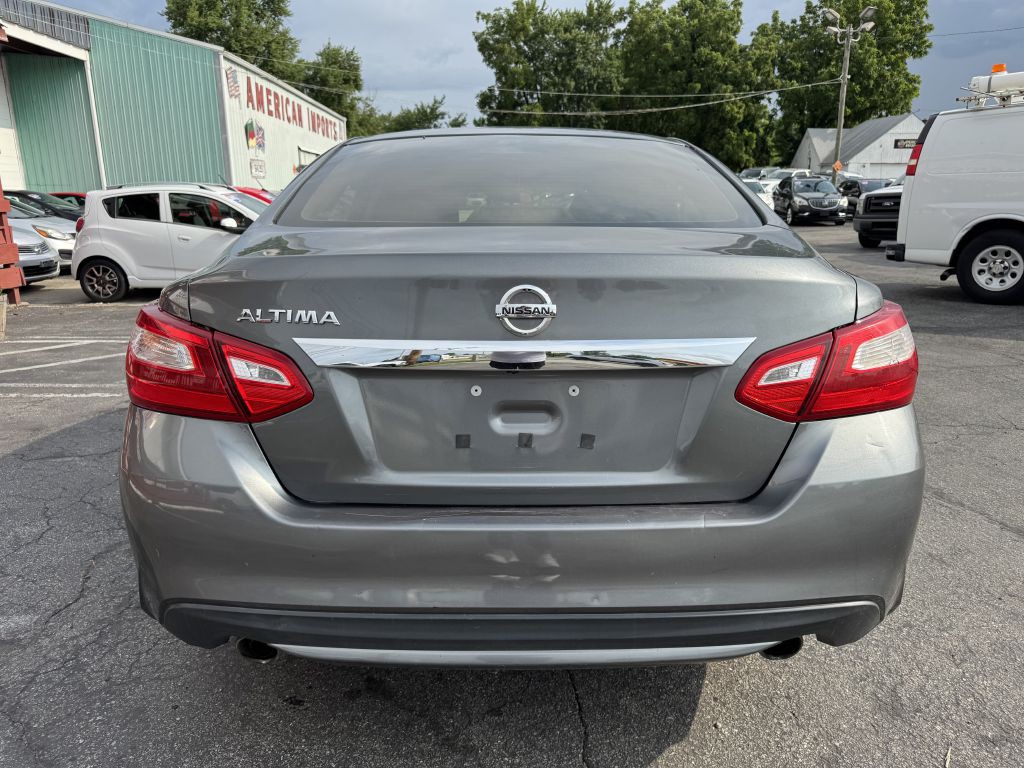 2016 Nissan Altima Image 4