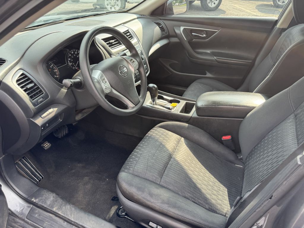 2016 Nissan Altima Image 7