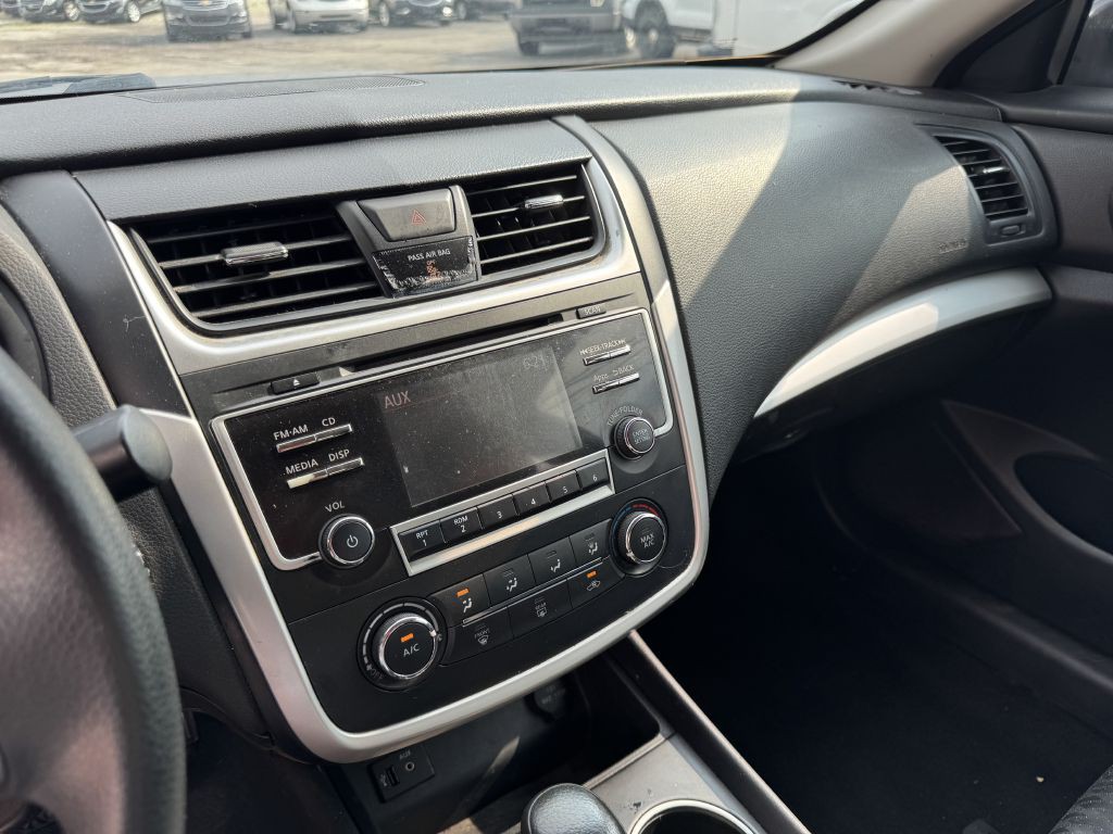 2016 Nissan Altima Image 10