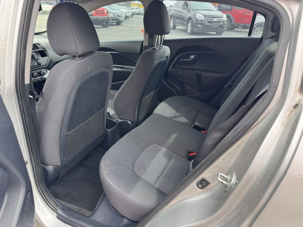2015 Kia Rio Image 5