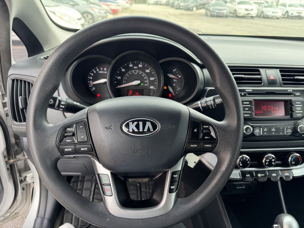 2015 Kia Rio Image 9