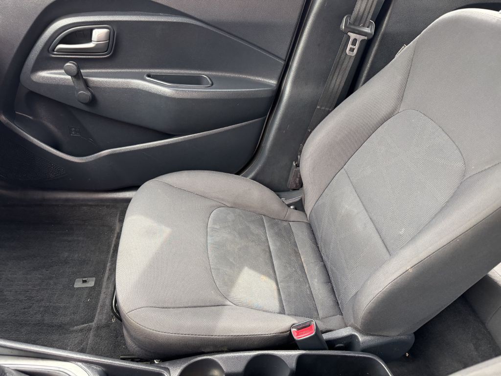 2015 Kia Rio Image 11