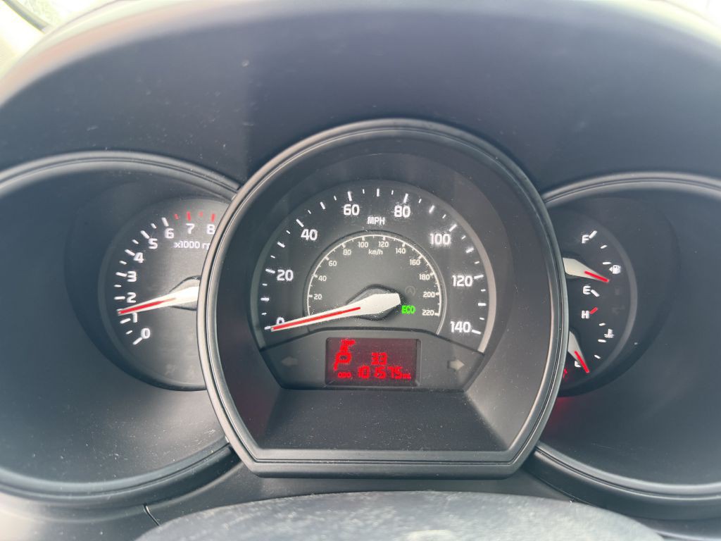 2015 Kia Rio Image 12