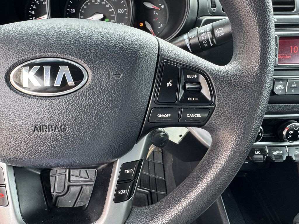2015 Kia Rio Image 14