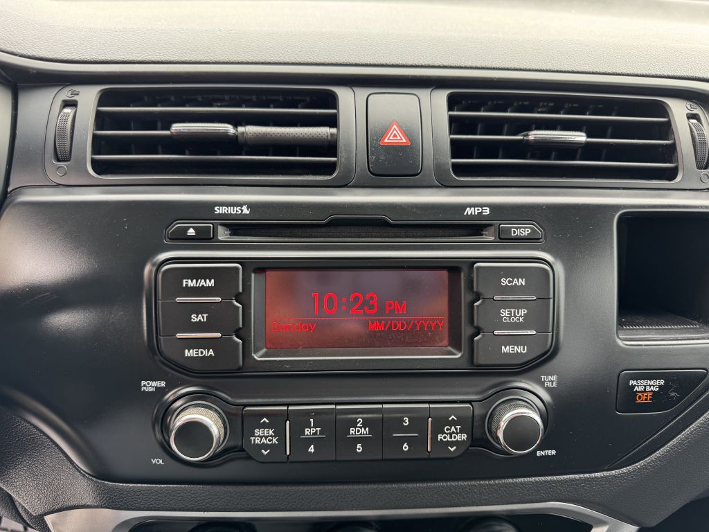 2015 Kia Rio Image 15