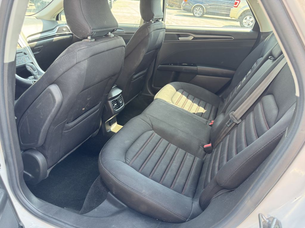 2016 Ford Fusion Image 5