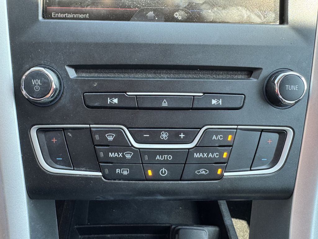 2016 Ford Fusion Image 18