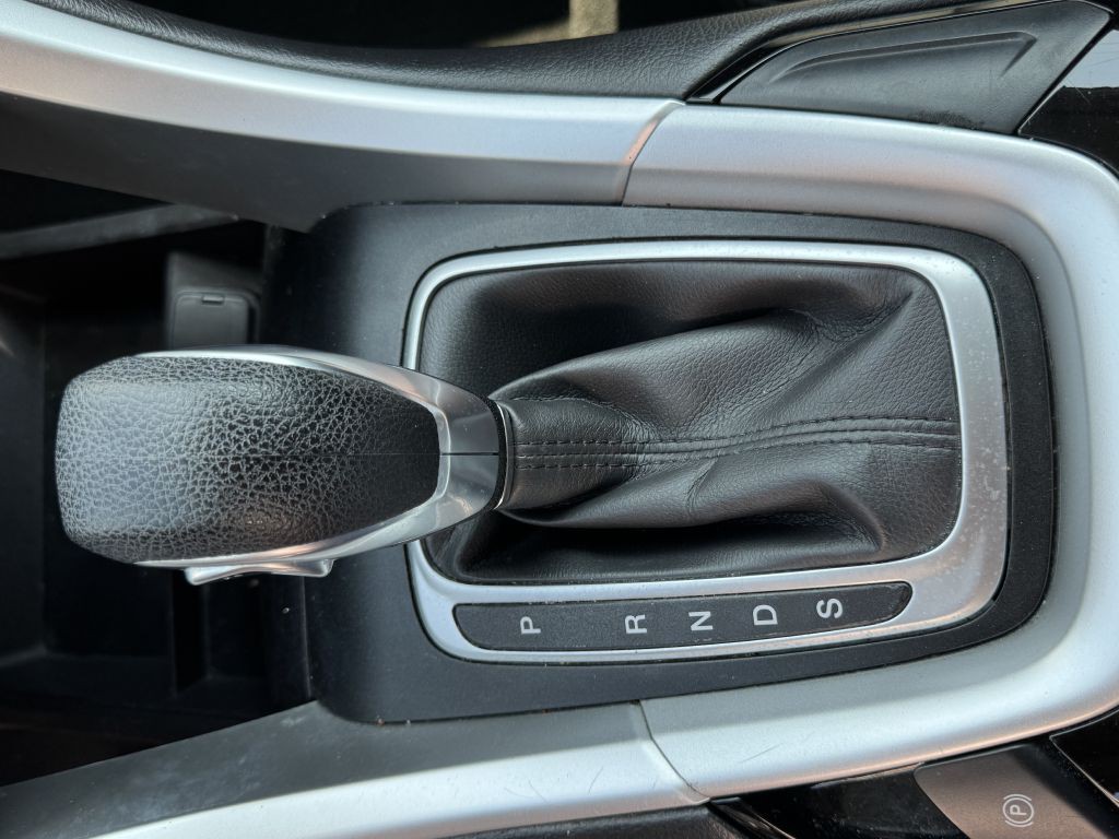 2016 Ford Fusion Image 19