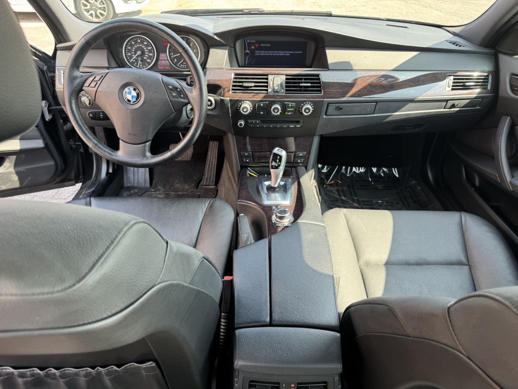 2010 BMW 5 Series Image 7