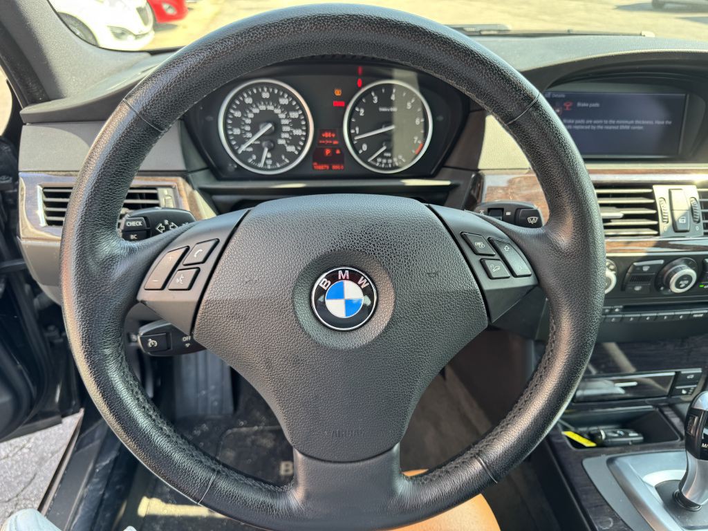 2010 BMW 5 Series Image 10