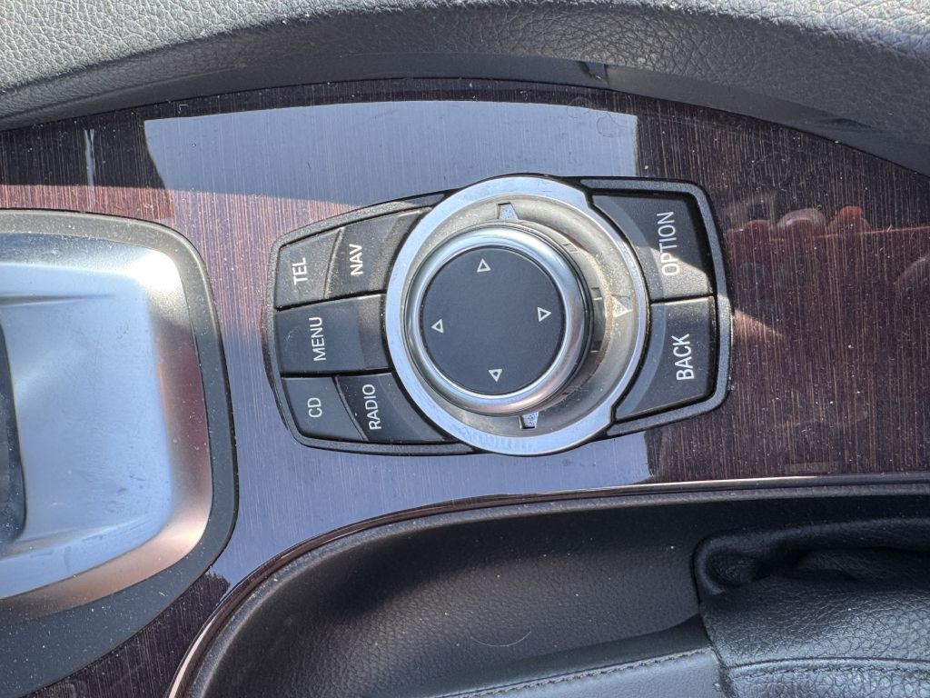 2010 BMW 5 Series Image 24