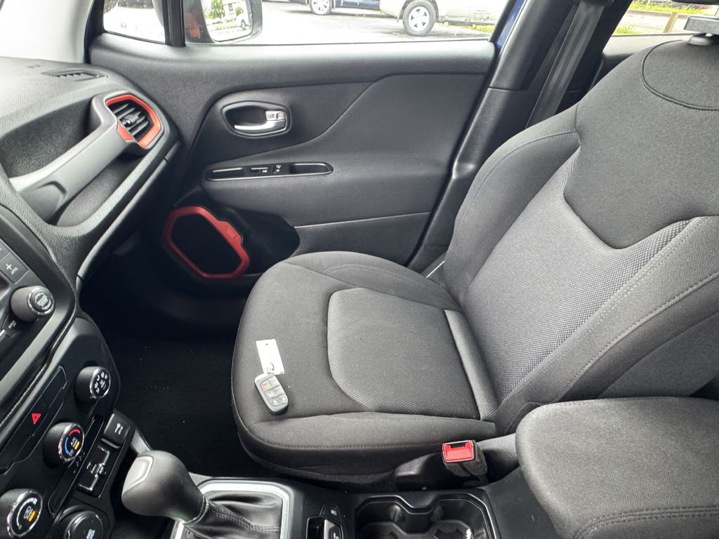 2019 Jeep Renegade Image 12