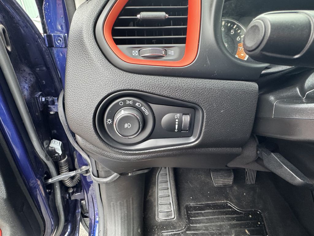 2019 Jeep Renegade Image 13
