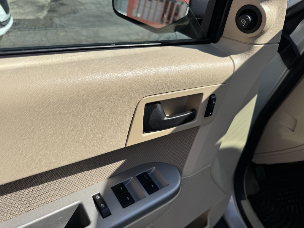 2009 Ford Escape Image 9