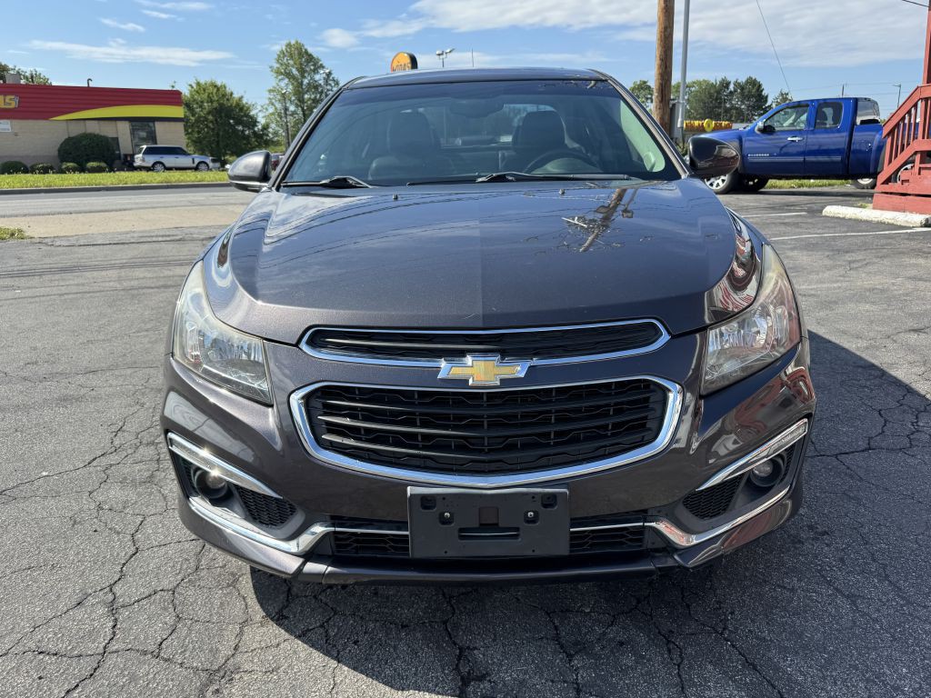 2015 Chevrolet Cruze Image 2