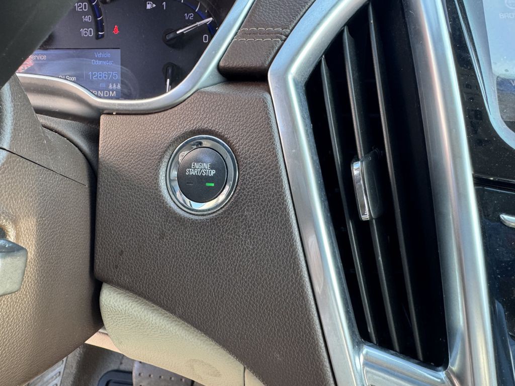 2015 Cadillac SRX Image 18