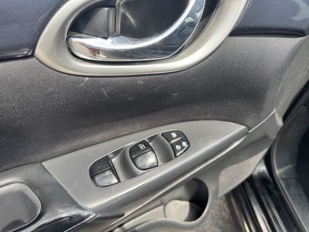2017 Nissan Sentra Image 8
