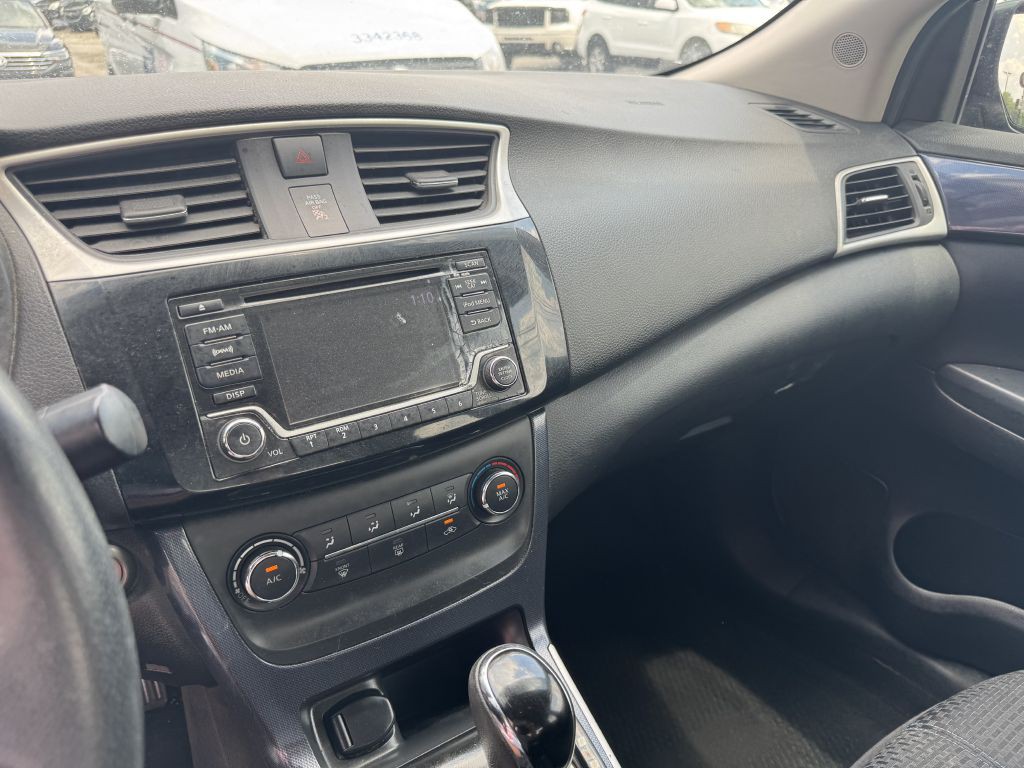 2017 Nissan Sentra Image 10