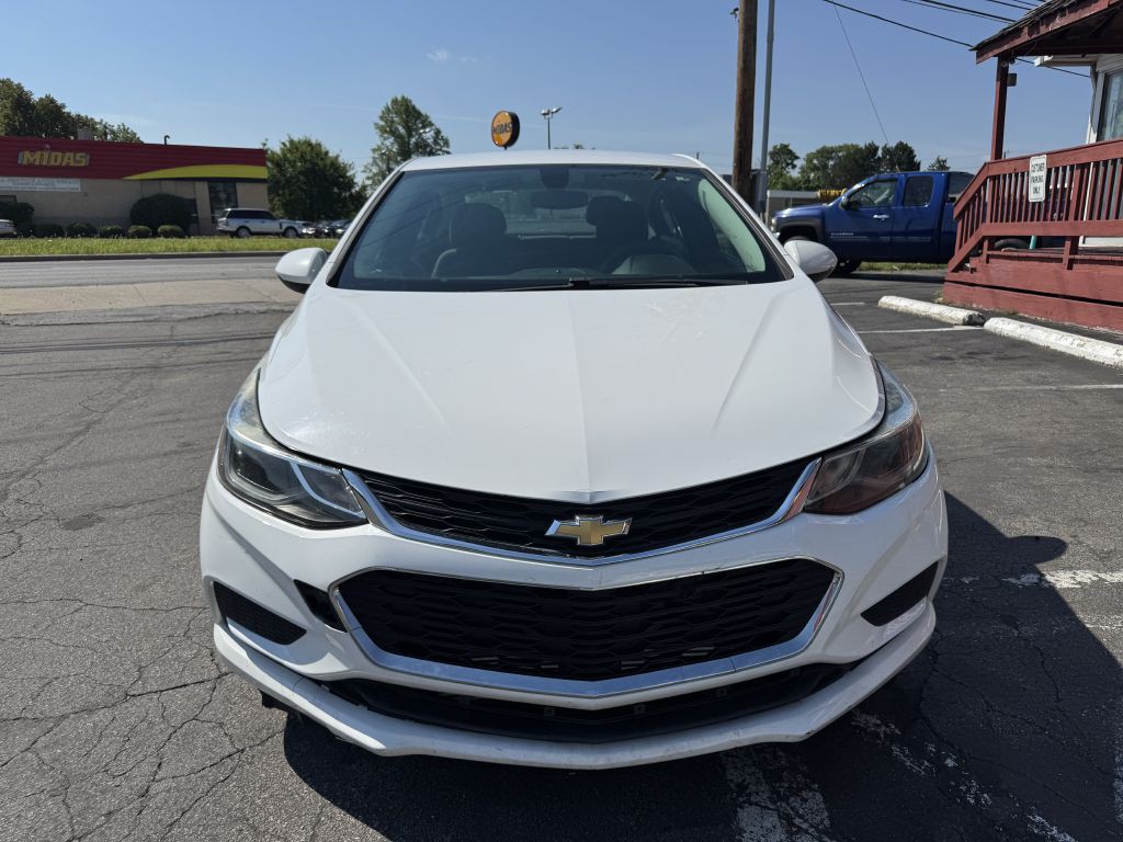 2017 Chevrolet Cruze Image 2