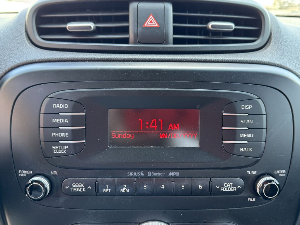 2015 Kia Soul Image 17