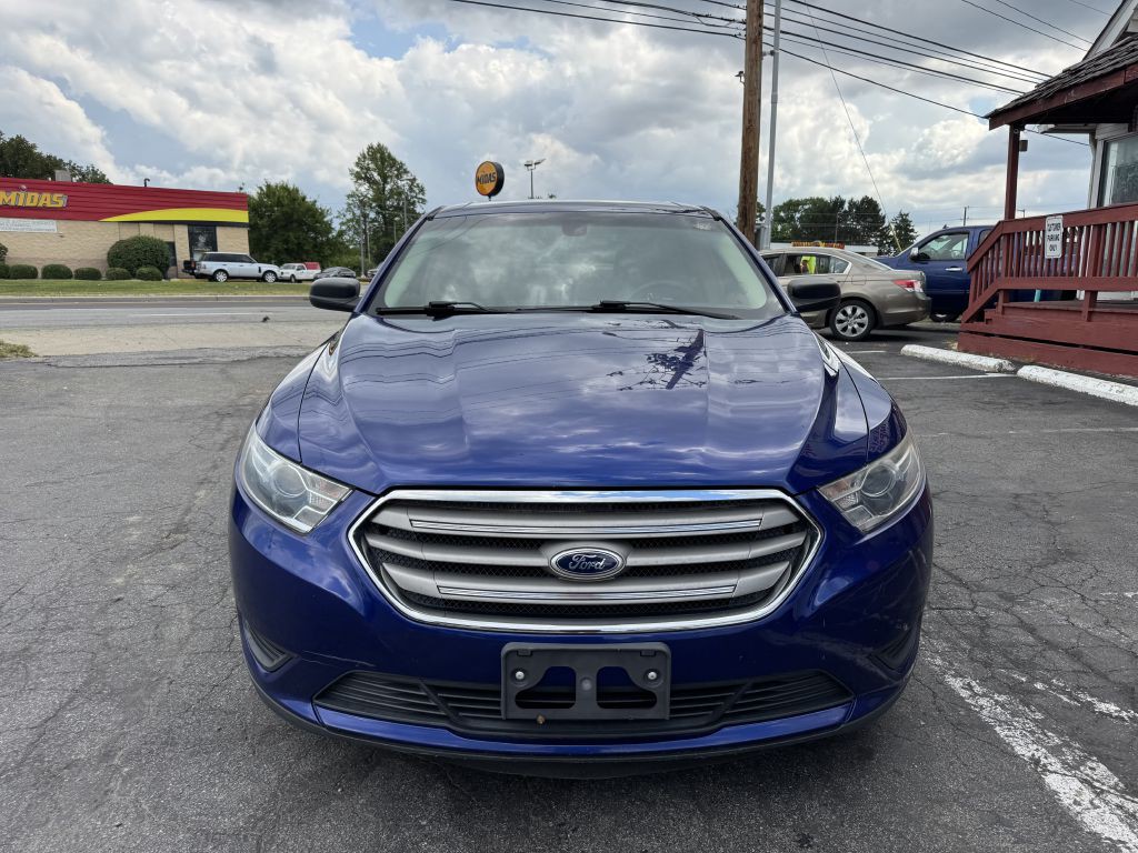 2015 Ford Taurus Image 2